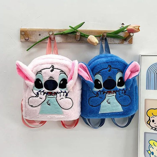 Stitch Aventurierul 🎒💙 – Ghiozdanul Pufoșel ce Îți Ține Secretele și Zâmbetele! ✨🌸